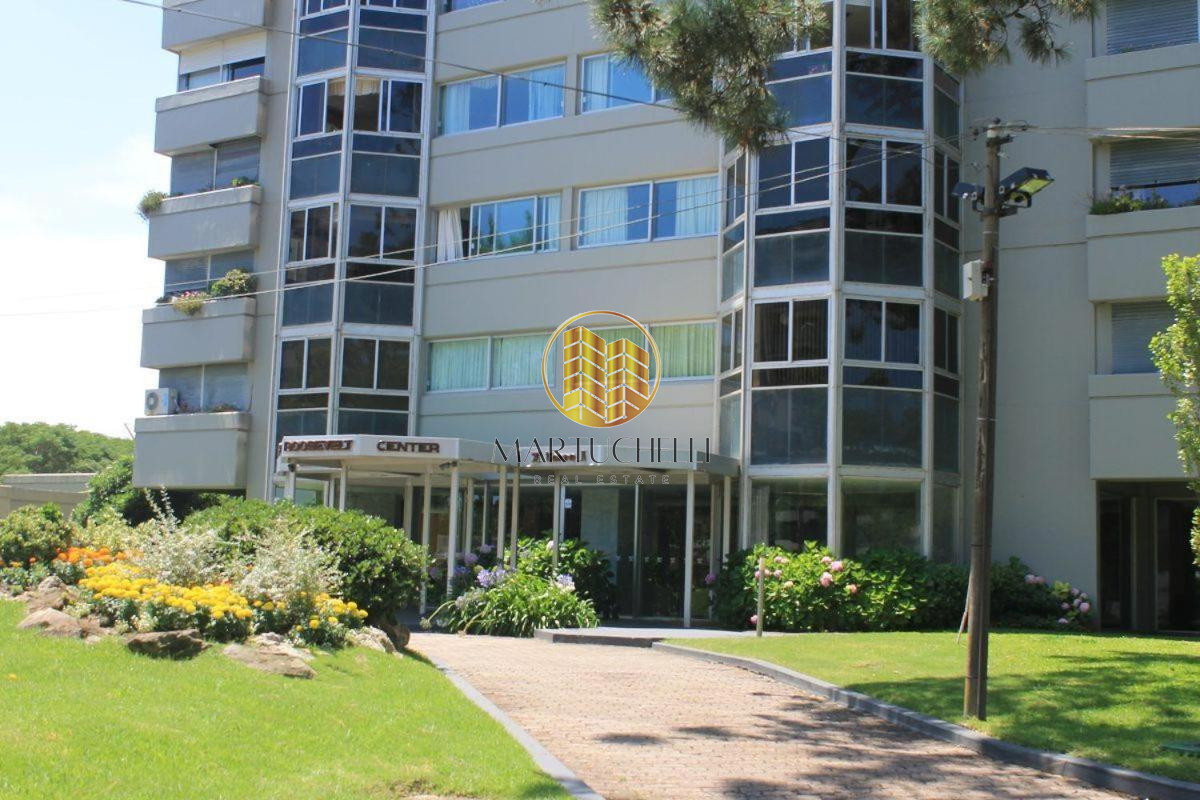 Apartamento ID.81 - Apartamento de 4 dormitorios con Amenities, Punta del Este, Alquiler Invernal