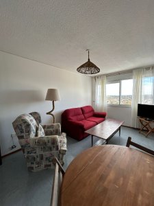 Apartamento de 2 dormitorios Amoblado en Alquiler Anual, zona céntrica de San Carlos