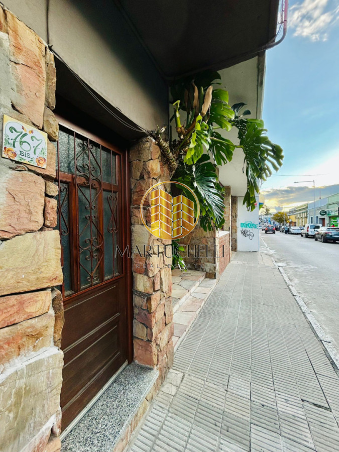 Casa ID.243 - Casa en venta de dos plantas, con local comercial independiente, San Carlos