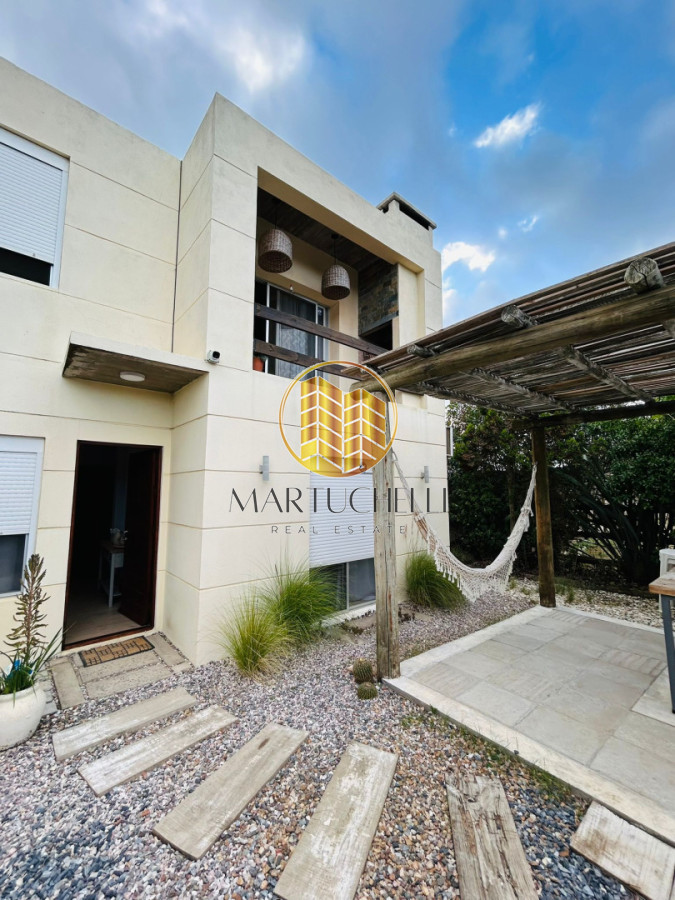 Casa ID.201 - Alquiler anual - Casa moderna a pasos del mar, 4 dormitorios