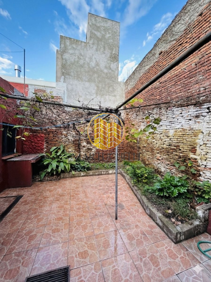 Casa ID.243 - Casa en venta de dos plantas, con local comercial independiente, San Carlos