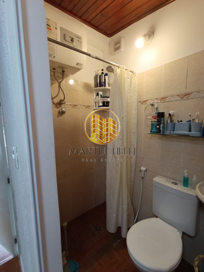 Casa ID.163 - Casa distribuida en 3 apartamentos