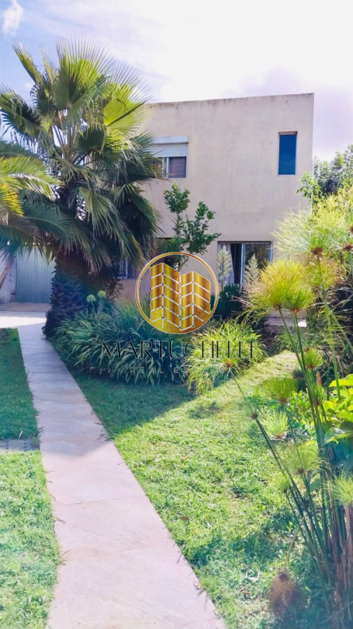 Casa ID.178 - Casa de 2 dormitorios con cochera, en Alquiler, San Carlos