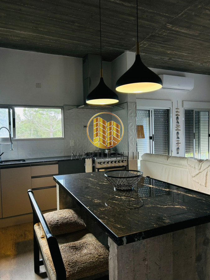 Casa ID.201 - Alquiler anual - Casa moderna a pasos del mar, 4 dormitorios