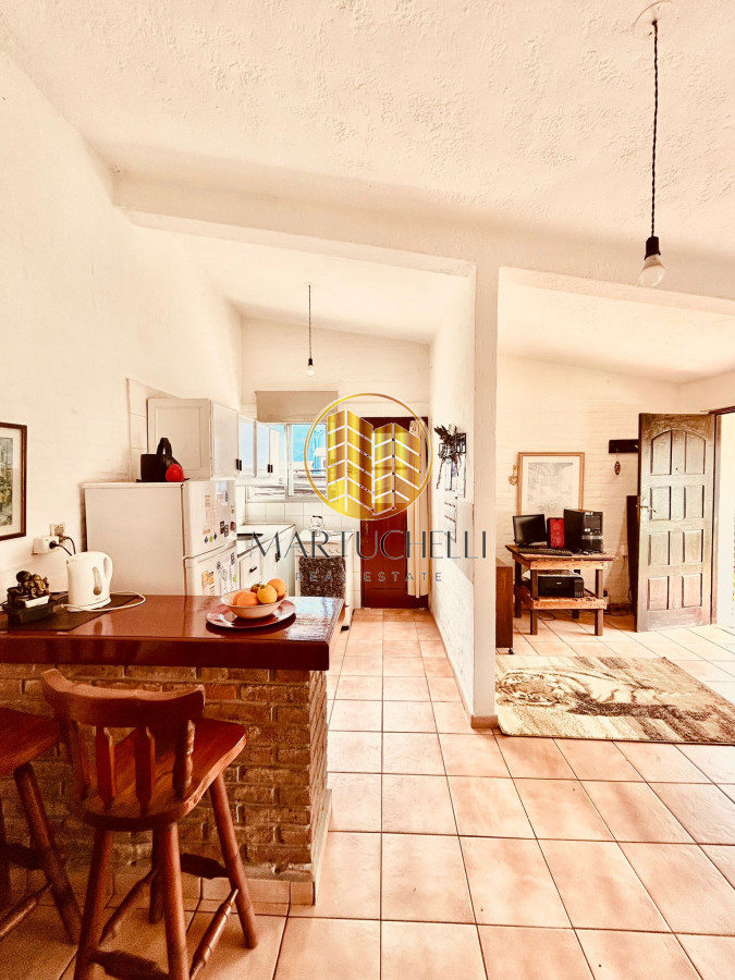 Casa ID.44 - Amplia Casa de 3 Dormitorios, con Monoambiente y Parque, cerca de la Playa