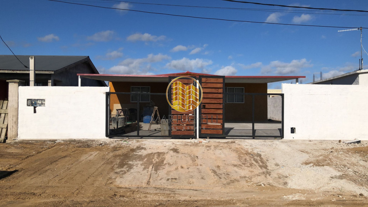 Casa ID.212 - Oportunidad de Inversion, 2 Casas en Venta en San Carlos con renta