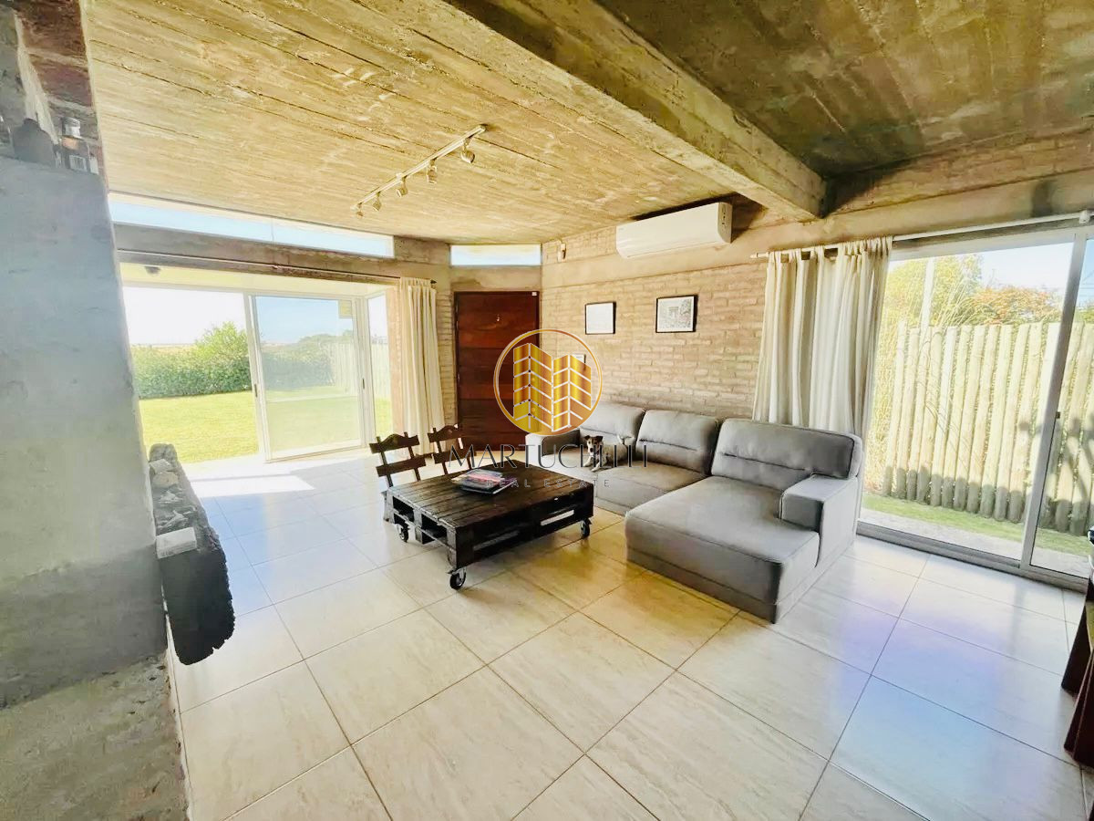 Casa ID.52 - Casa de 3 dormitorios frente al mar, en Venta, Balneario Buenos Aires