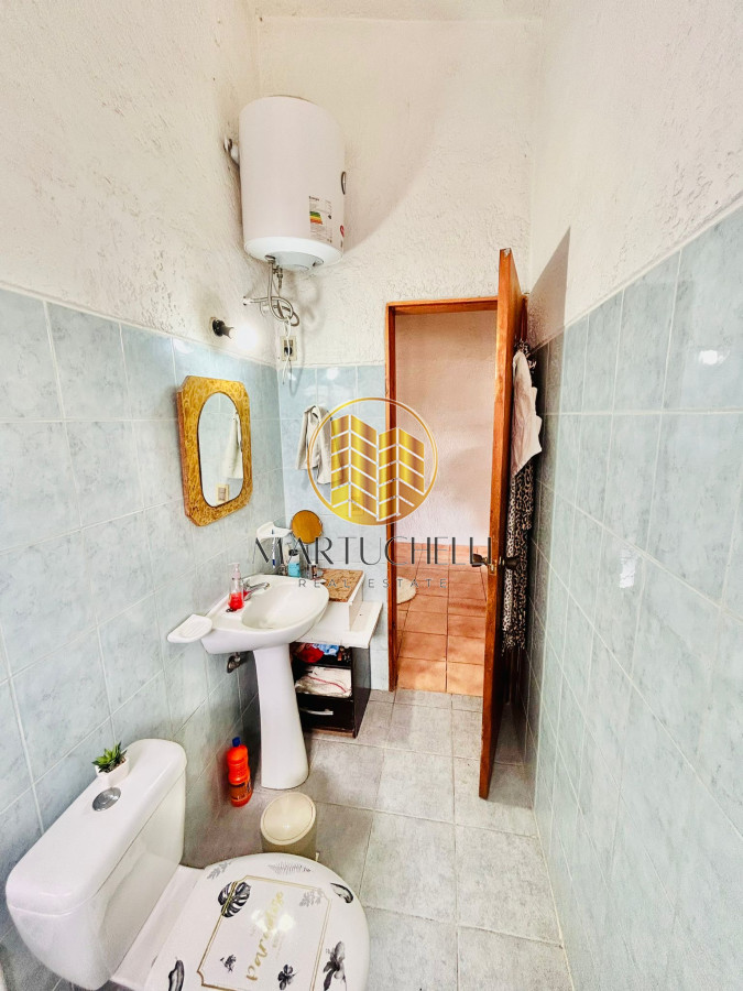 Casa ID.44 - Amplia Casa de 3 Dormitorios, con Monoambiente y Parque, cerca de la Playa