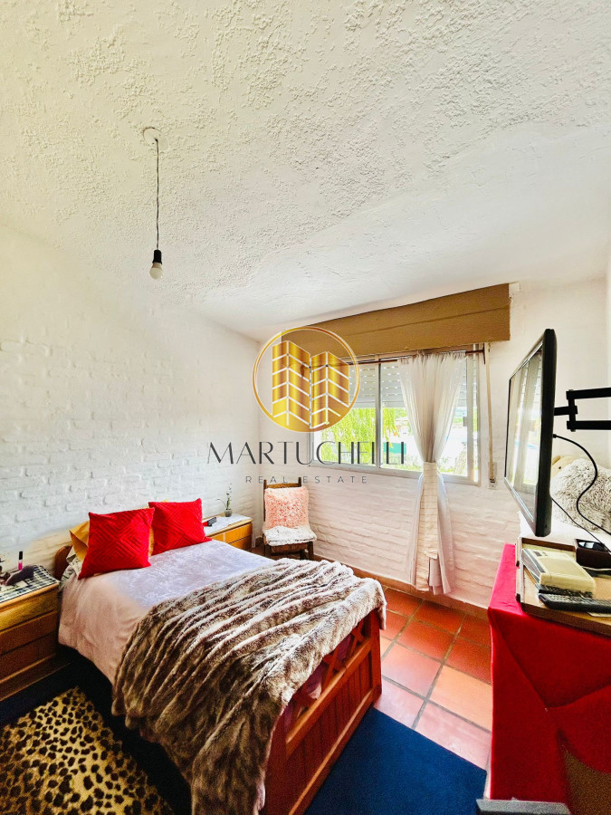Casa ID.44 - Amplia Casa de 3 Dormitorios, con Monoambiente y Parque, cerca de la Playa