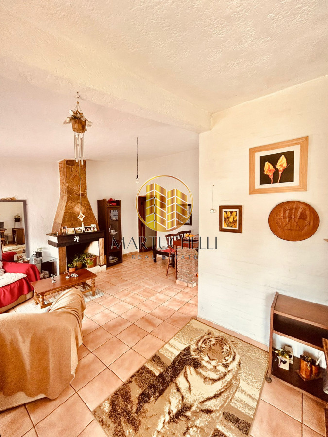 Casa ID.44 - Amplia Casa de 3 Dormitorios, con Monoambiente y Parque, cerca de la Playa