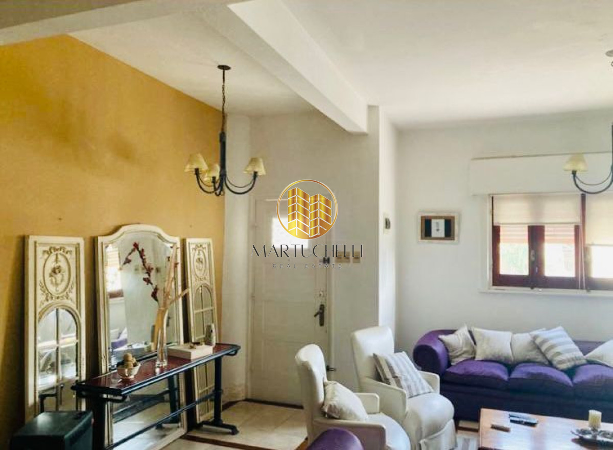 Casa ID.202 - Amplia Casa en Venta, en San Carlos