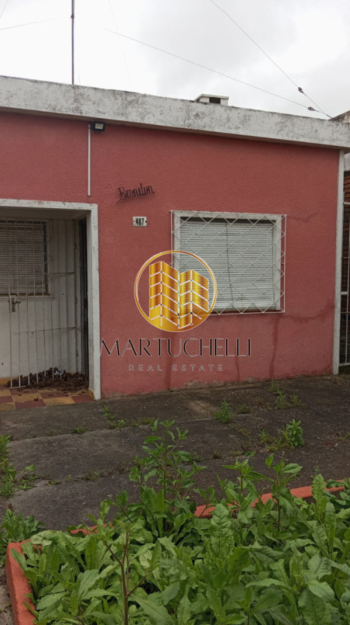 Casa ID.147 - Casa en venta con amplio terreno, 2 dormitorios, San Carlos