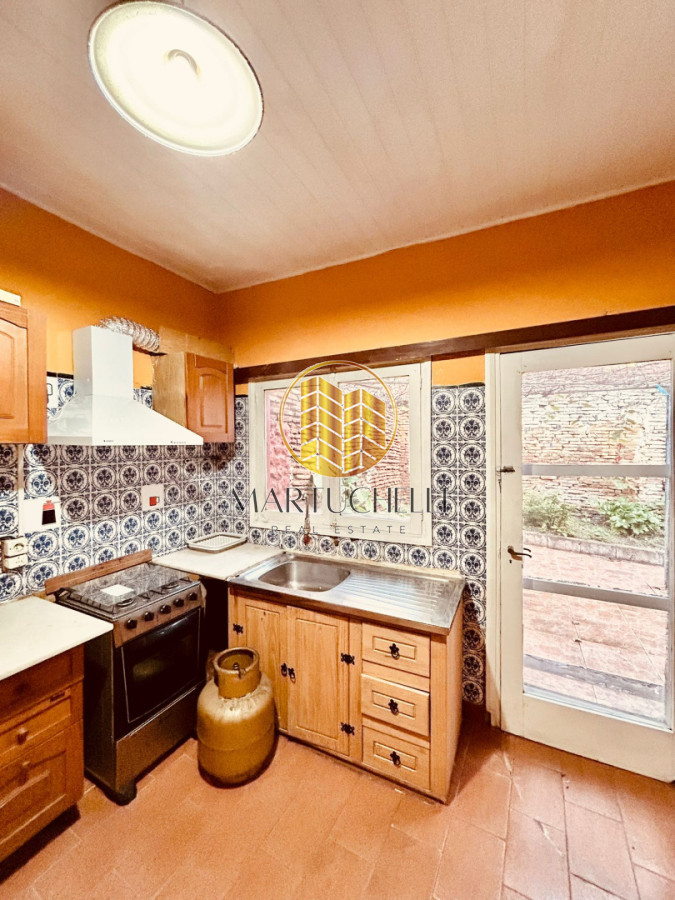 Casa ID.243 - Casa en venta de dos plantas, con local comercial independiente, San Carlos