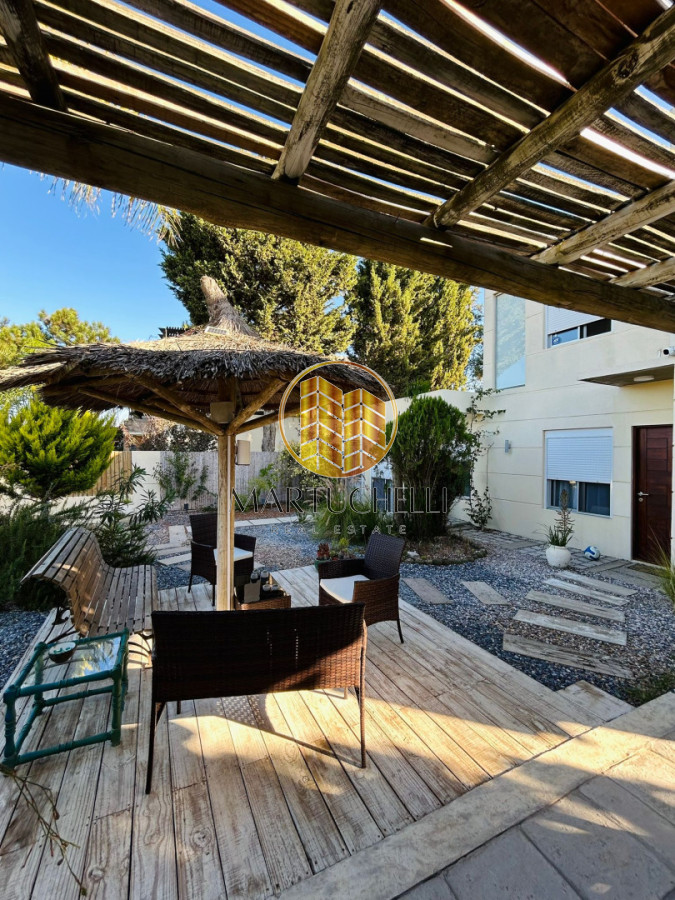 Casa ID.201 - Alquiler anual - Casa moderna a pasos del mar, 4 dormitorios