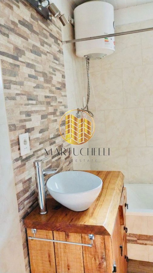 Casa ID.178 - Casa de 2 dormitorios con cochera, en Alquiler, San Carlos