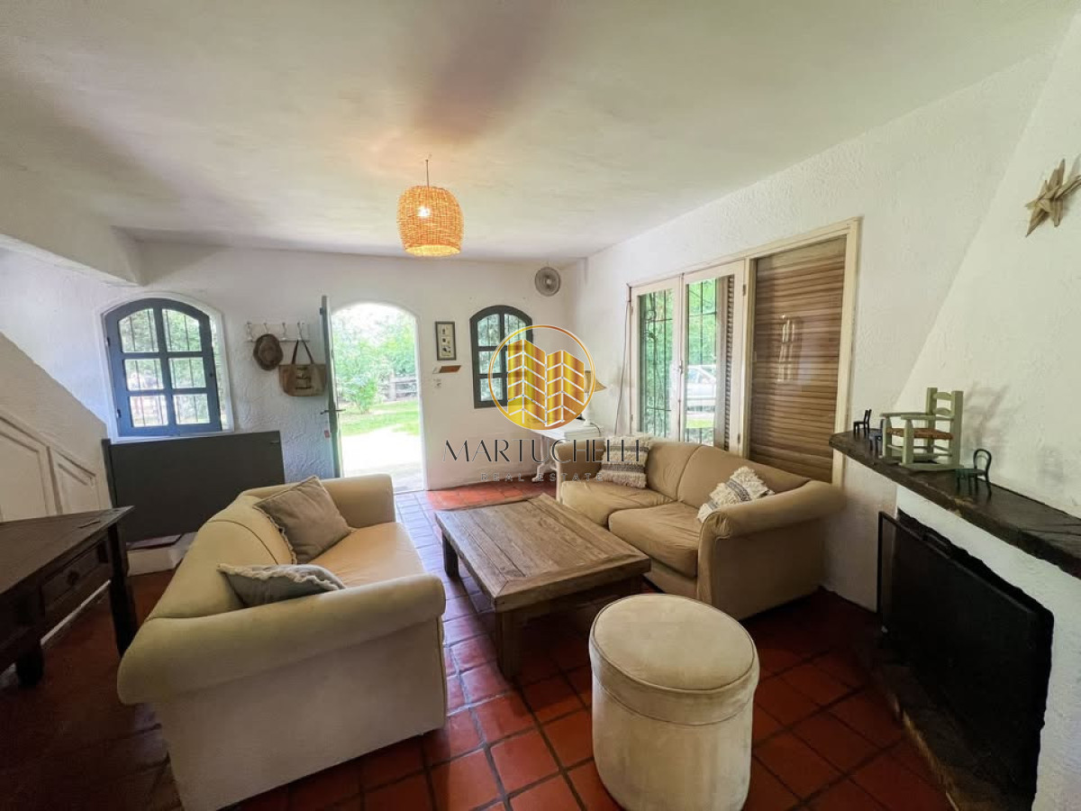 Casa ID.224 - Casa de 3 dormitorios en Alquiler, El Tesoro