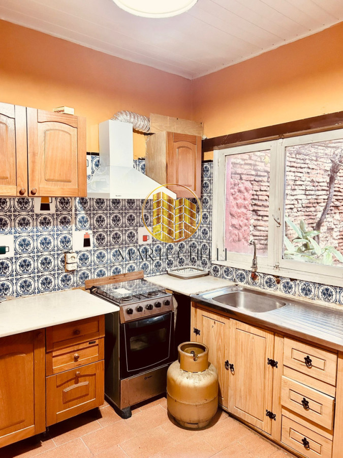 Casa ID.243 - Casa en venta de dos plantas, con local comercial independiente, San Carlos