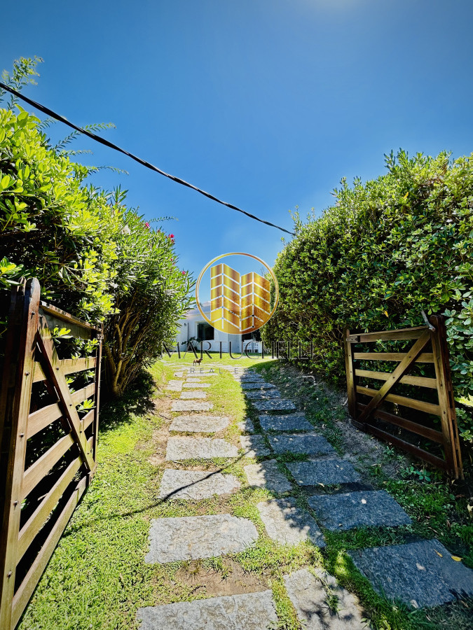 Casa ID.75 - Amplio Chalet en venta, ubicado en Punta del Este