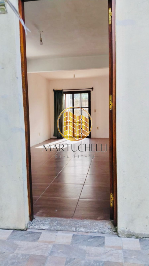 Casa ID.178 - Casa de 2 dormitorios con cochera, en Alquiler, San Carlos