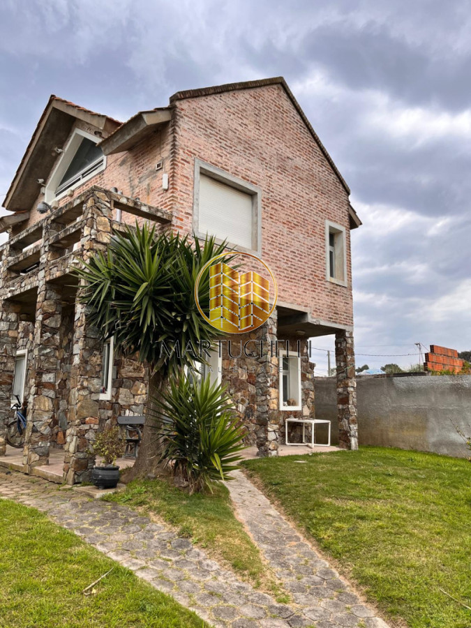 Casa ID.186 - Casa de 2 dormitorios en Alquiler, a pasos del mar, en Balneario Buenos Aires