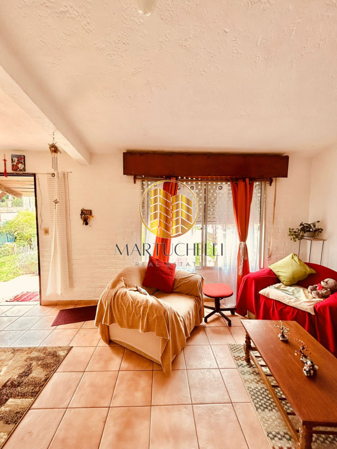 Casa ID.44 - Amplia Casa de 3 Dormitorios, con Monoambiente y Parque, cerca de la Playa
