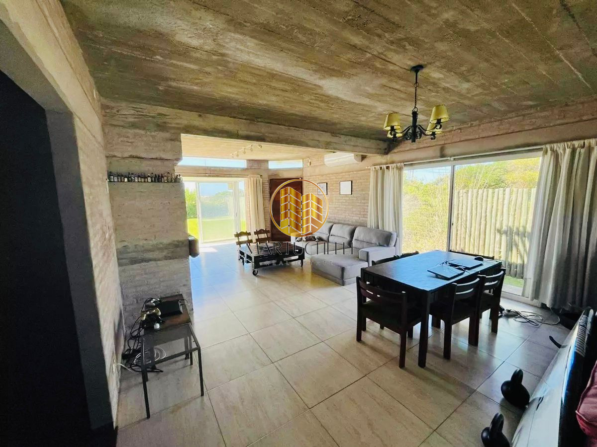 Casa ID.52 - Casa de 3 dormitorios frente al mar, en Venta, Balneario Buenos Aires