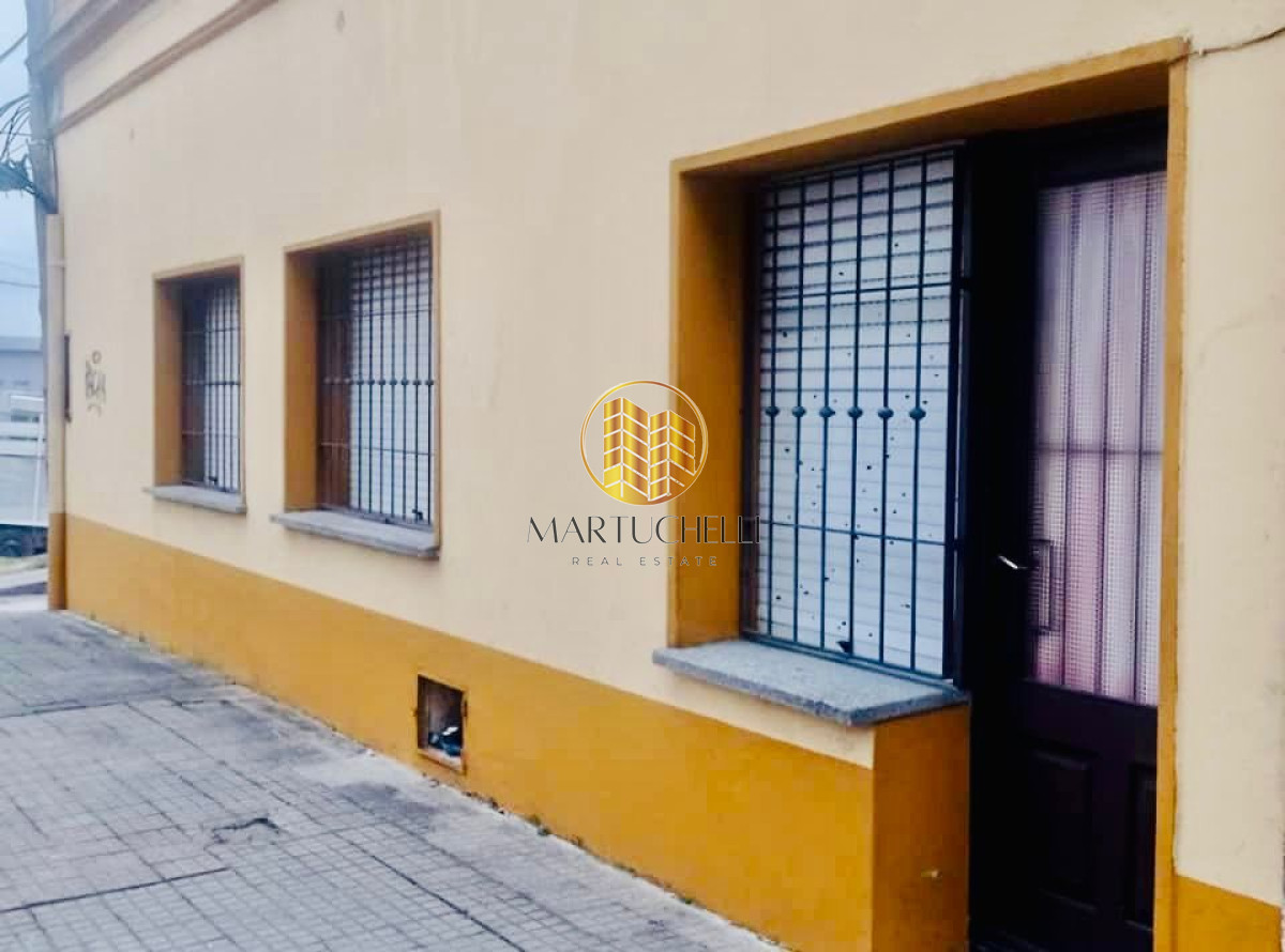 Casa ID.46 - Casa Esquinera en Venta, Zona Céntrica, Oportunidad para Negocio