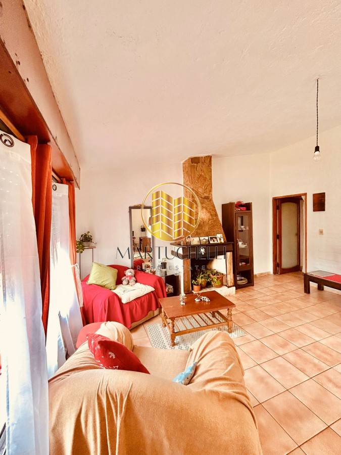 Casa ID.44 - Amplia Casa de 3 Dormitorios, con Monoambiente y Parque, cerca de la Playa