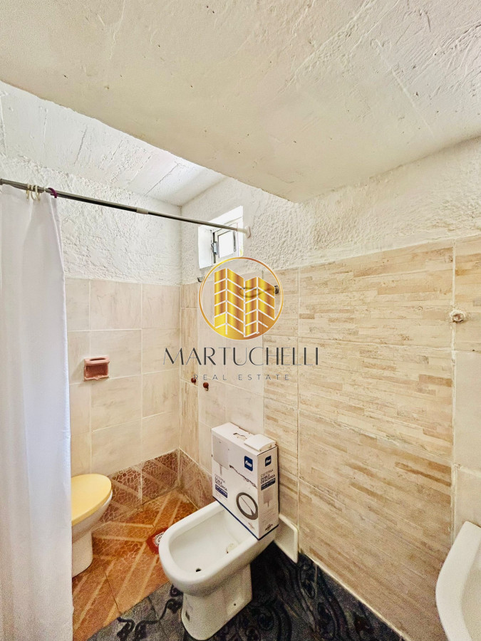 Casa ID.44 - Amplia Casa de 3 Dormitorios, con Monoambiente y Parque, cerca de la Playa