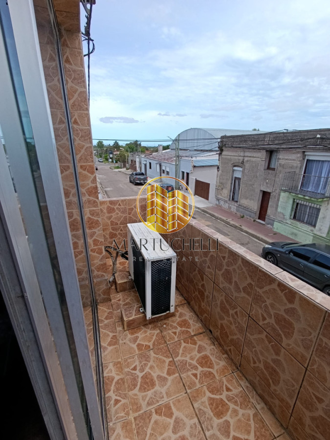 Casa ID.163 - Casa distribuida en 3 apartamentos