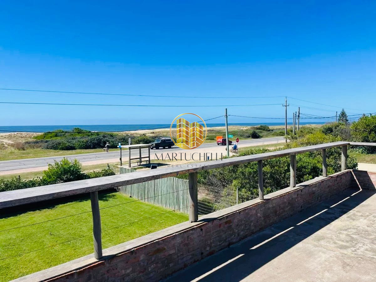 Casa ID.52 - Casa de 3 dormitorios frente al mar, en Venta, Balneario Buenos Aires