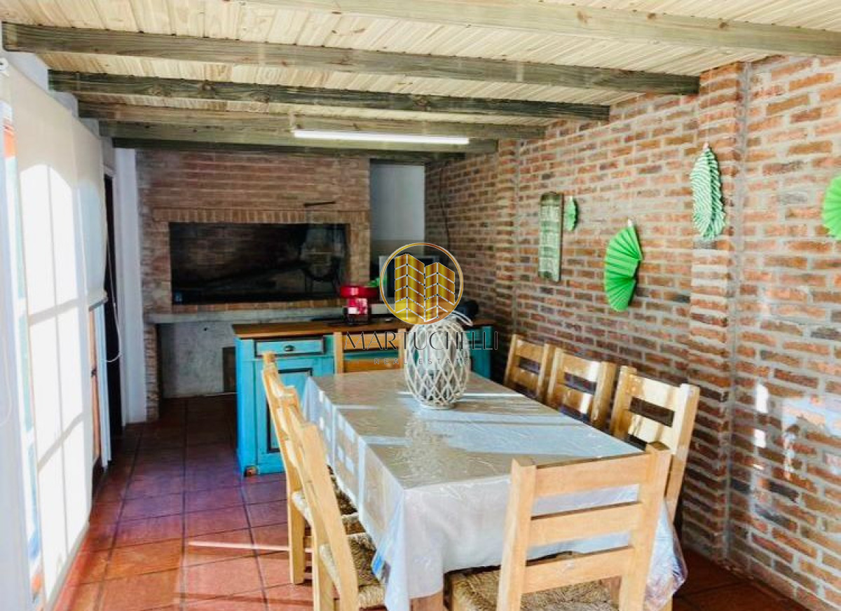 Casa ID.202 - Amplia Casa en Venta, en San Carlos