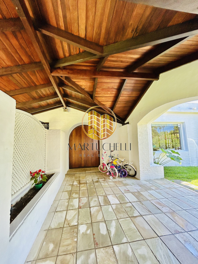 Casa ID.75 - Amplio Chalet en venta, ubicado en Punta del Este