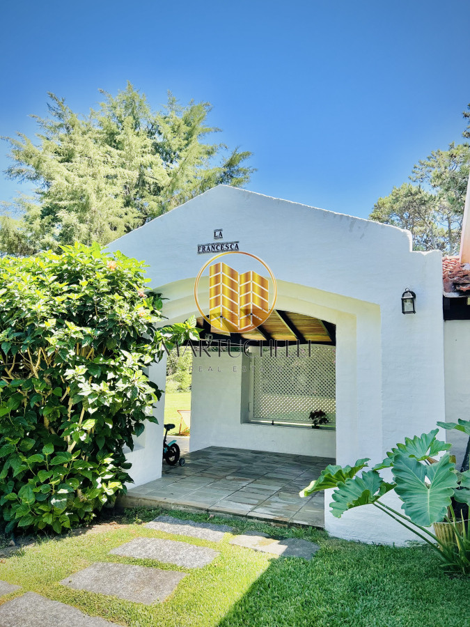 Casa ID.75 - Amplio Chalet en venta, ubicado en Punta del Este