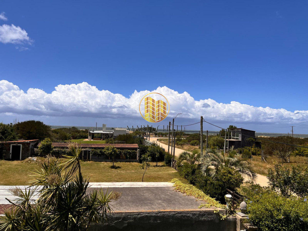 Casa ID.186 - Casa de 2 dormitorios en Alquiler, a pasos del mar, en Balneario Buenos Aires