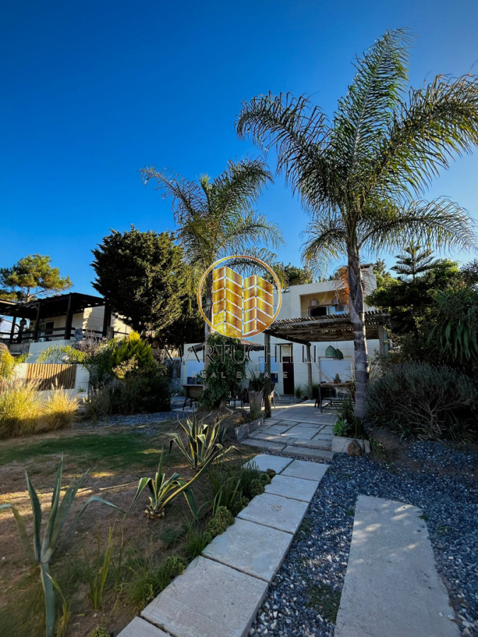 Casa ID.201 - Alquiler anual - Casa moderna a pasos del mar, 4 dormitorios