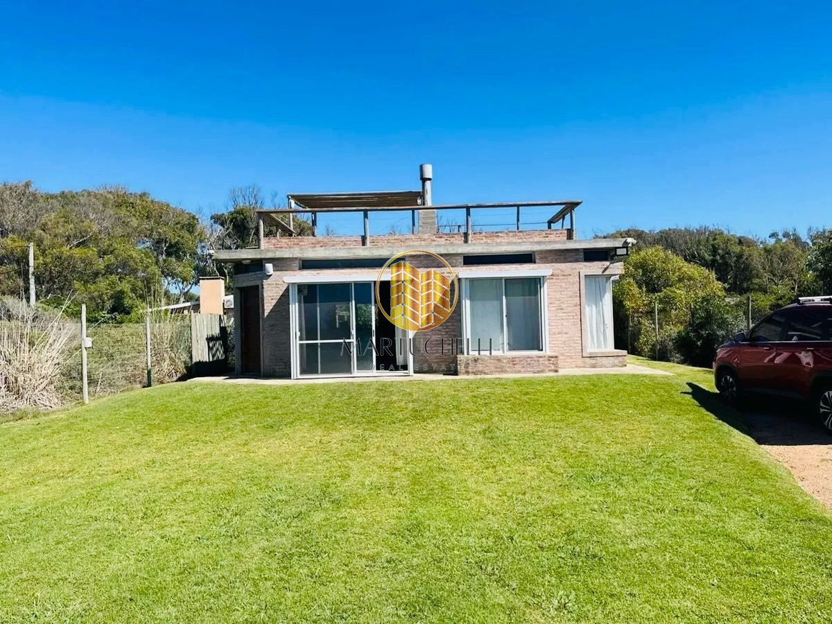 Casa ID.52 - Casa de 3 dormitorios frente al mar, en Venta, Balneario Buenos Aires