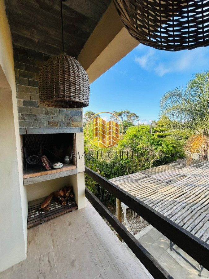 Casa ID.201 - Alquiler anual - Casa moderna a pasos del mar, 4 dormitorios