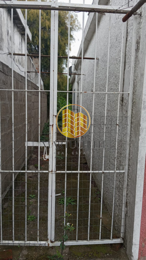 Casa ID.147 - Casa en venta con amplio terreno, 2 dormitorios, San Carlos