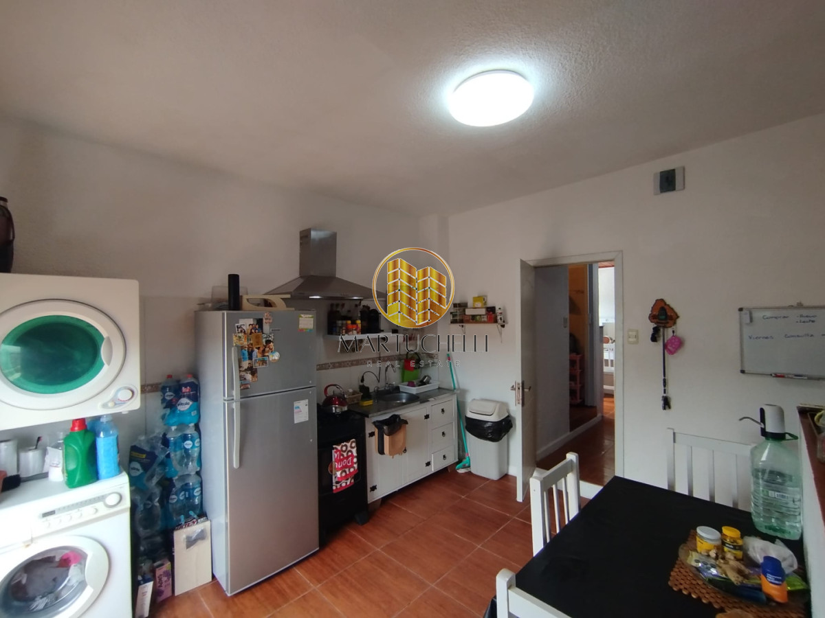 Casa ID.163 - Casa distribuida en 3 apartamentos