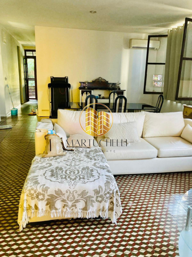 Casa ID.220 - Casa de 4 dormitorios en Alquiler, en el Centro de San Carlos