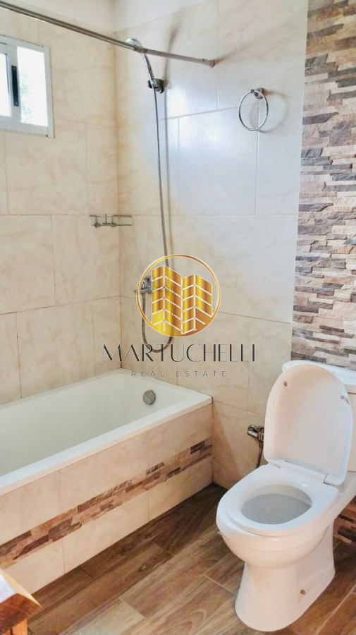 Casa ID.178 - Casa de 2 dormitorios con cochera, en Alquiler, San Carlos