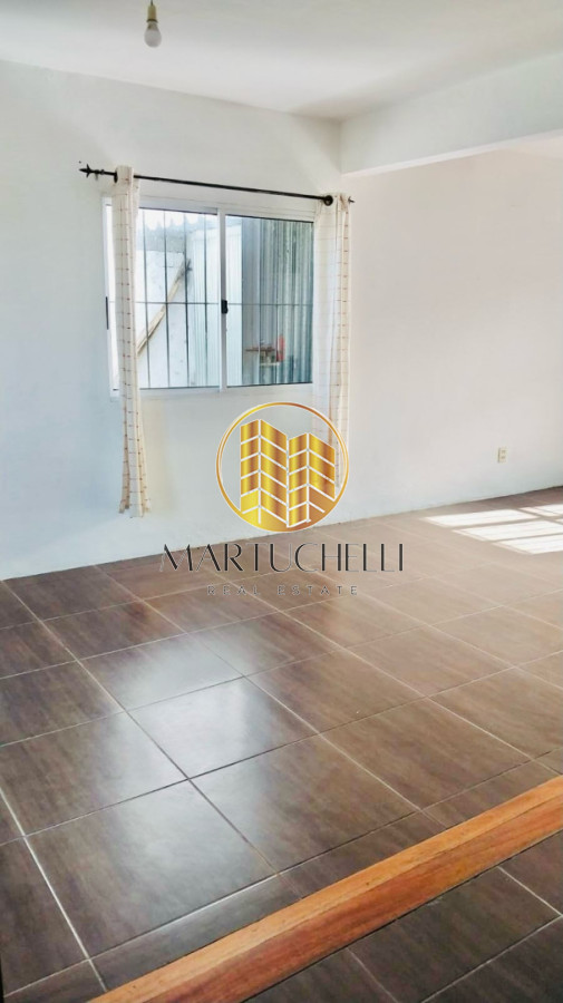 Casa ID.178 - Casa de 2 dormitorios con cochera, en Alquiler, San Carlos