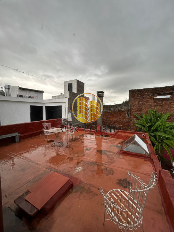 Casa ID.243 - Casa en venta de dos plantas, con local comercial independiente, San Carlos