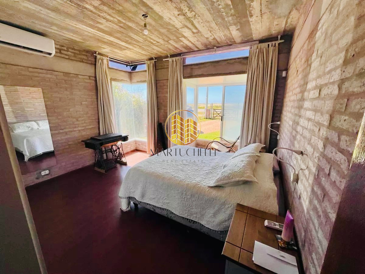 Casa ID.52 - Casa de 3 dormitorios frente al mar, en Venta, Balneario Buenos Aires