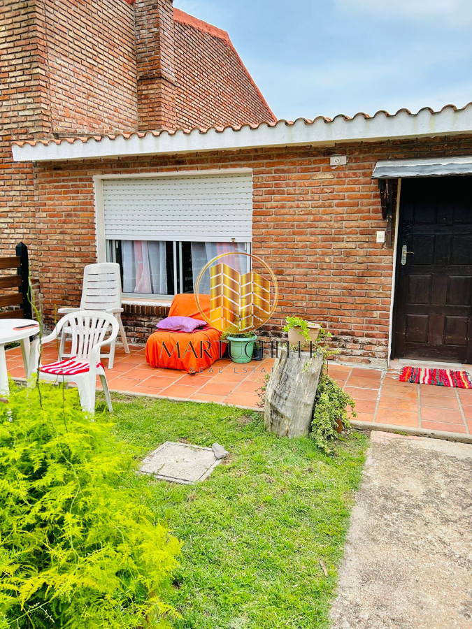 Casa ID.44 - Amplia Casa de 3 Dormitorios, con Monoambiente y Parque, cerca de la Playa