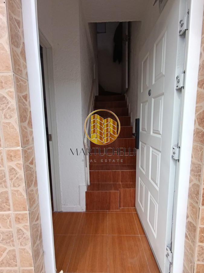 Casa ID.163 - Casa distribuida en 3 apartamentos