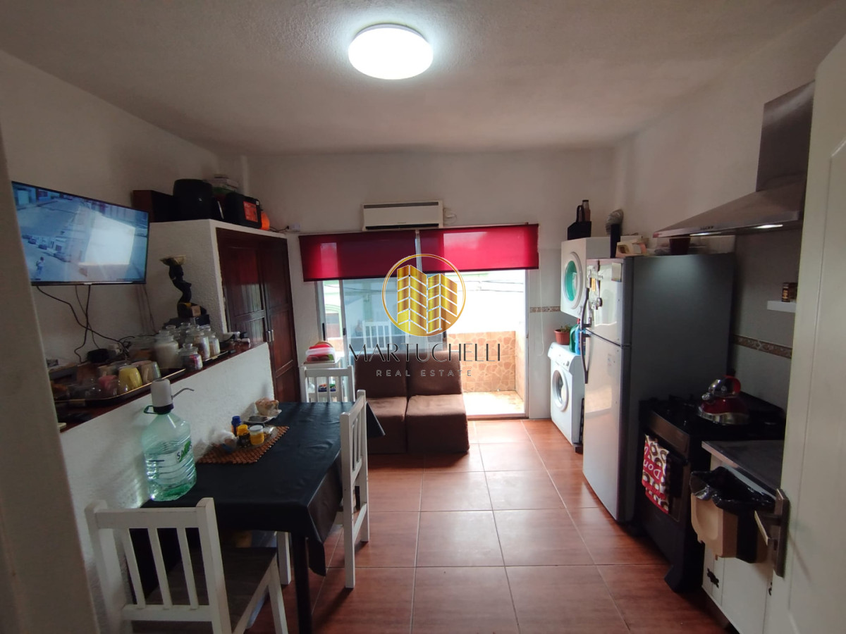Casa ID.163 - Casa distribuida en 3 apartamentos
