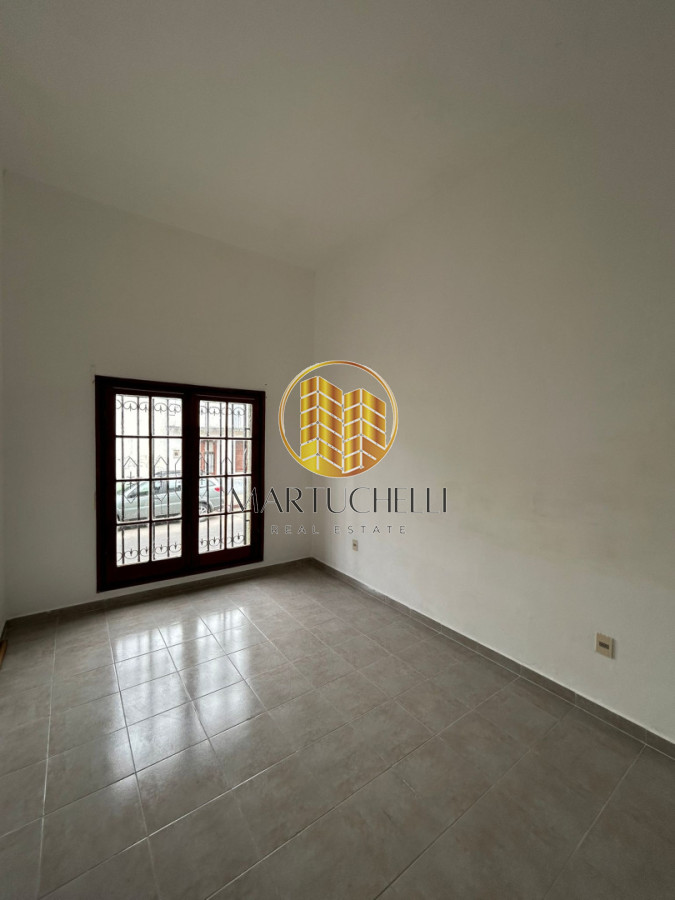 Casa ID.144 - Casa en venta en el centro de San Carlos - 3 dormitorios, parque y parrillero