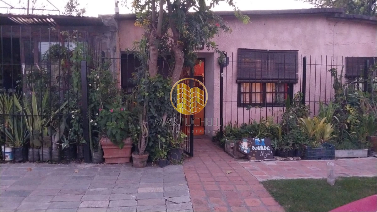 Casa ID.109 - Casa con Local Comercial en Venta, San Carlos